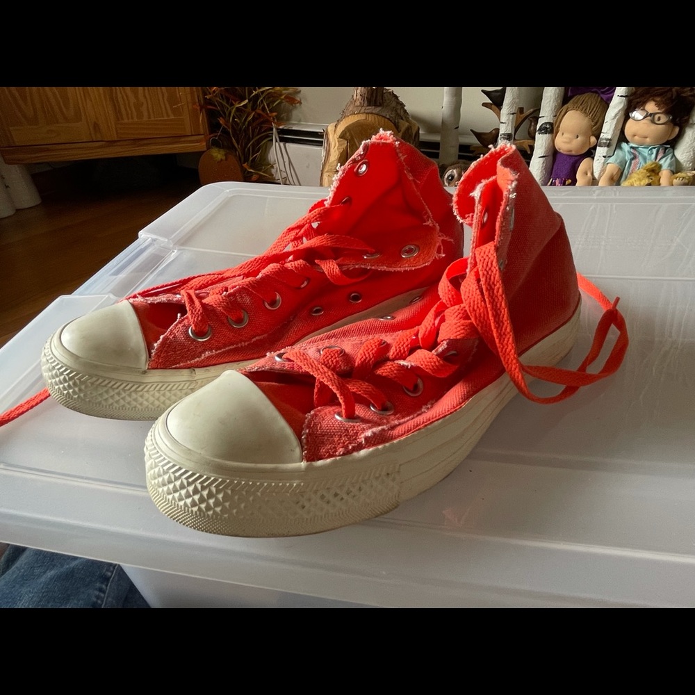 Orange converse